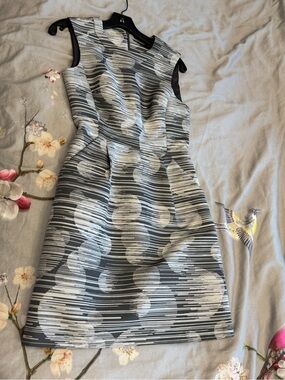 Karen Millen Gray and Silver Patterned Sleeveless Sheath Dress